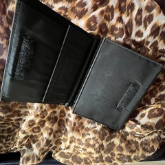 プラダPRADAナイロン三つ折り財布の画像