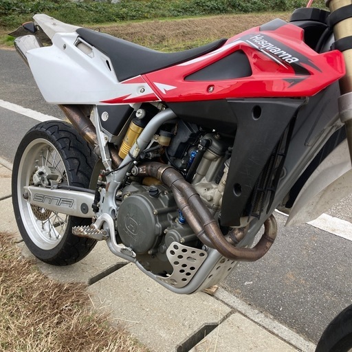 動画載せました　
ハスクバーナsm400 r  未登録車