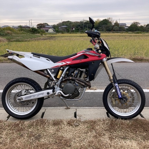 動画載せました　
ハスクバーナsm400 r  未登録車