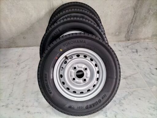 ■ スタッドレスタイヤ＆ホイール4本セット ■ ヨコハマIG91 ■ 145/80R12 ■ 使用100km未満 ■ 洗浄ワックスしてお渡し