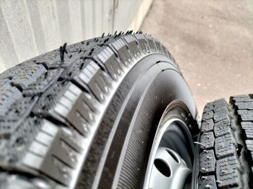 ■ スタッドレスタイヤ＆ホイール4本セット ■ ヨコハマIG91 ■ 145/80R12 ■ 使用100km未満 ■ 洗浄ワックスして