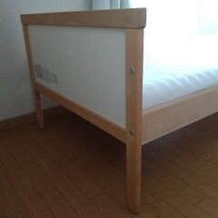 IKEA ベッド マットレス付き 150cm ソファーとしても使用可能 イケアの画像