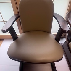 ❤️美品❤️回転式天然木チェアー2脚セットの画像