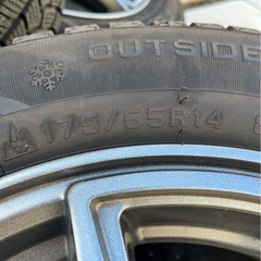 175/65/14R 82T 14インチスタッドレス 
タイヤ付の画像