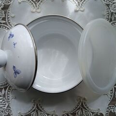 ホーロー製小さなお鍋、保存容器としても使用可の画像