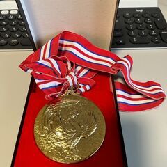 コンクール優勝トロフィーの画像