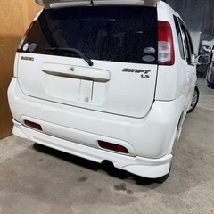 スイフト　白色で人気　快適走行の画像