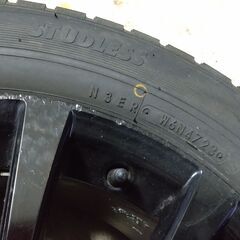 エスティマのスタッドレスタイヤ4本セットの画像