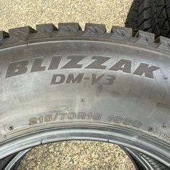 ブリザック DM-V3 215/70R16 の画像