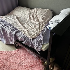 セミダブルベッドフレーム、マットレス、トッパーセットの画像