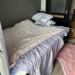 セミダブルベッドフレーム、マットレス、トッパーセットの画像