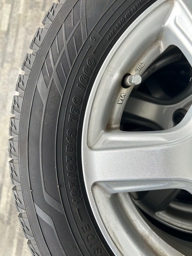 スタッドレスタイヤ　165/65R13（ナット有）