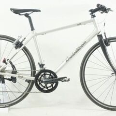 クロスバイク三台、室内トレーニング、備品セットの画像