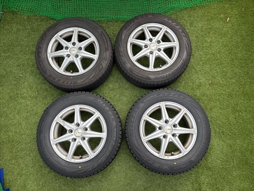215/65R16 スタッドレスタイヤ深溝 4本セットアルミ付き アルファード 