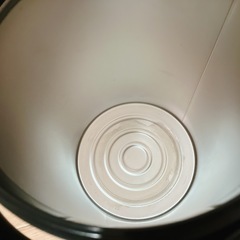 美品 ワークマン WORKMAN ラウンド真空ハイブリッドコンテナ クーラー 黒色 アウトドア キャンプの画像