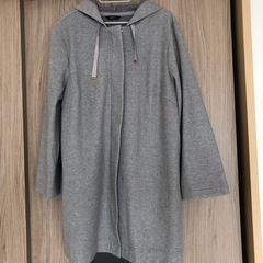 グレーフード付きコート
の画像