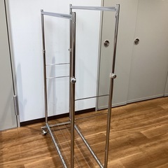 2段パイプハンガーキャスター付き【町田市再生家具】252228の画像
