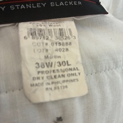 男性用のズボンの画像