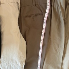 男性用のズボンの画像