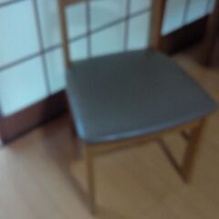 ダイニングテーブル、３点セット。の画像