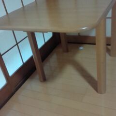 ダイニングテーブル、３点セット。の画像