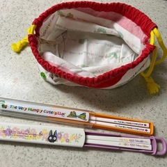 はらぺこあおむしランチ巾着・お箸の画像