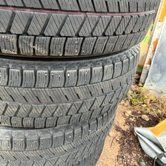 人気のスタッドレス　VRX3 あるみせっアルミセットの画像