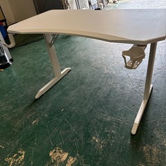 これは安い、、ニトリ！ゲーミングデスク！！の画像