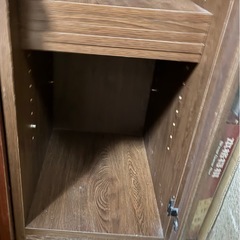 本棚、収納棚　ガラス扉　横幅33㌢スリム　ブラウンの画像