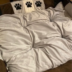 【新品未使用】大きめの犬も寝れるペット用ベッドの画像