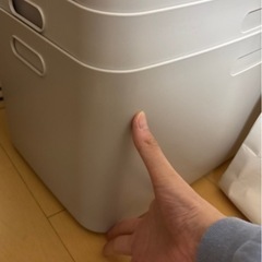ニトリ　蓋つき収納ケース3つの画像