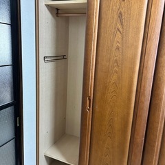 ミラー付き洋服ダンスの画像