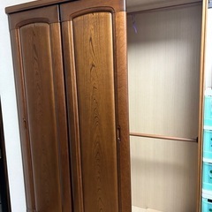 ミラー付き洋服ダンスの画像