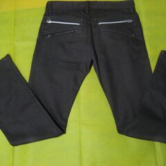 セマンティックデザイン　パンツの画像