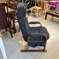 A2511-023 高座椅子 リクライニング可　チェック柄 キズ汚れ毛玉有りの画像