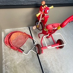 アンパンマン三輪車の画像