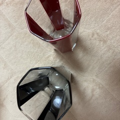 8角形のグラス2個の画像
