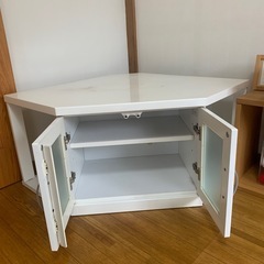 テレビ台と26型テレビセットですの画像