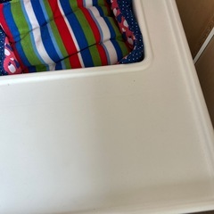 IKEAテーブルチェアーの画像