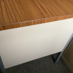 スチール製事務机の画像