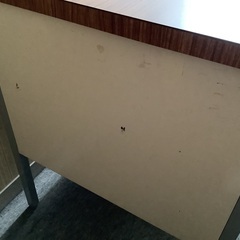 スチール製事務机の画像