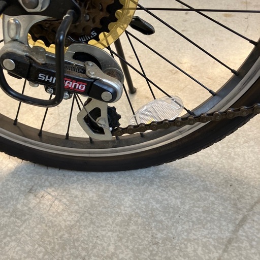 A2511-027 norte 折りたたみ自転車 変速ギア付き 鍵なし 20インチ シルバー キズ汚れサビ有り 後輪パンクの可能性有り※当店ではパンクのチェックや空気入れのサービス等はおこなっておりません。