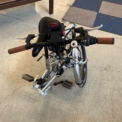 A2511-027 norte 折りたたみ自転車 変速ギア付き 鍵なし 20インチ シルバー キズ汚れサビ有り 後輪パンクの可能性有り※当店ではパンクのチェックや空気入れのサービス等はおこなっておりません。の画像