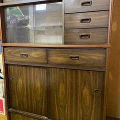 昭和の食器棚の画像