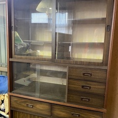 昭和の食器棚の画像