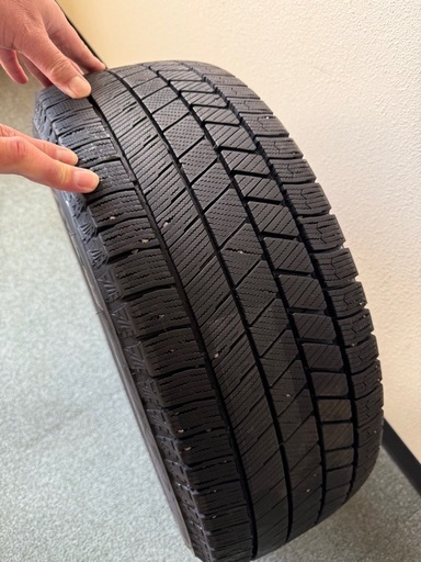 BLIZZAK VRX3 205/55R16 16インチアウディA3