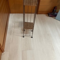 トイレ用ラックの画像