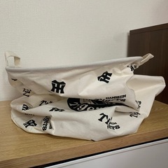 阪神タイガース　ランドリーバスケット　収納ケース　の画像