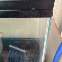 GEX 60センチ枠付きガラス水槽　2台セット　上部フィルターの画像