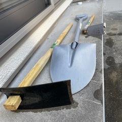 スコップ　クワの画像